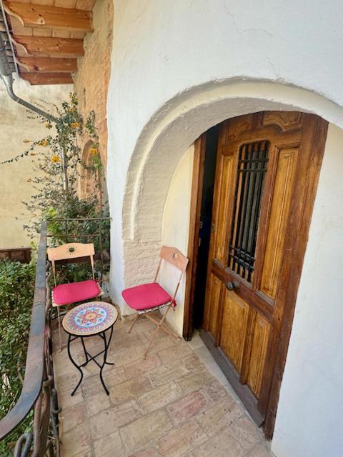 Oliva Courtyard Guesthouse Bagian luar foto