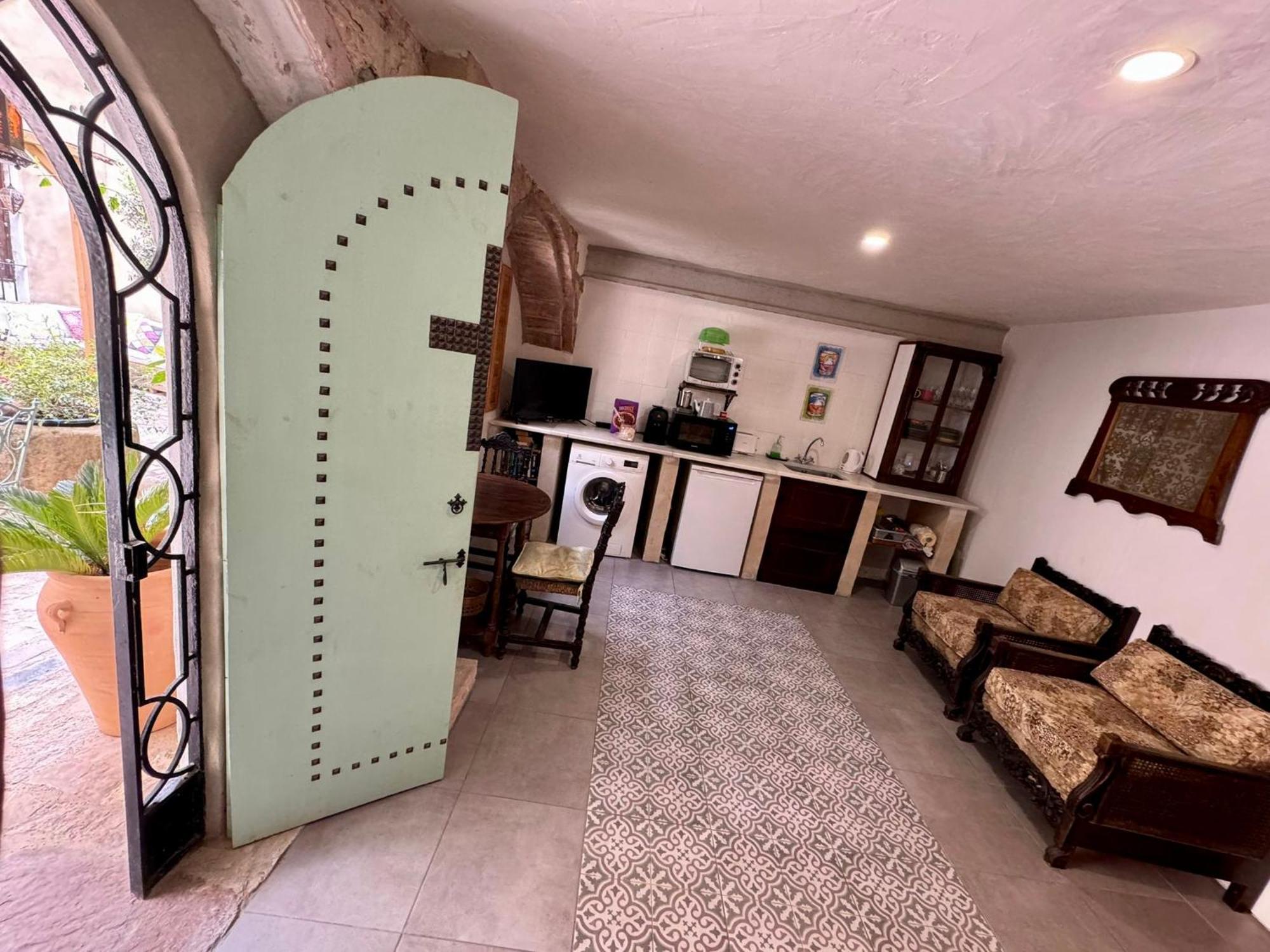 Oliva Courtyard Guesthouse Bagian luar foto